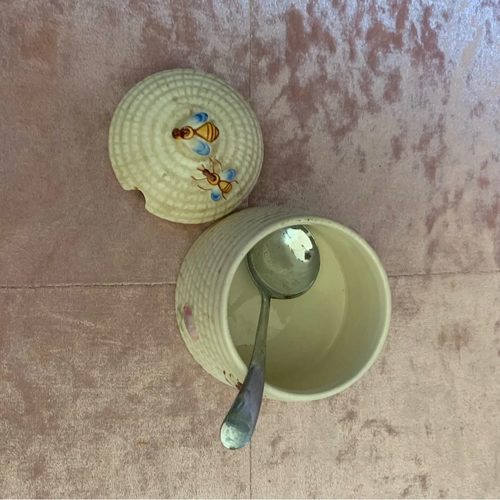 Vintage Pre-Loved Ceramic Honey Pot with Spoon and Bee Decor - Picture 5 of 7